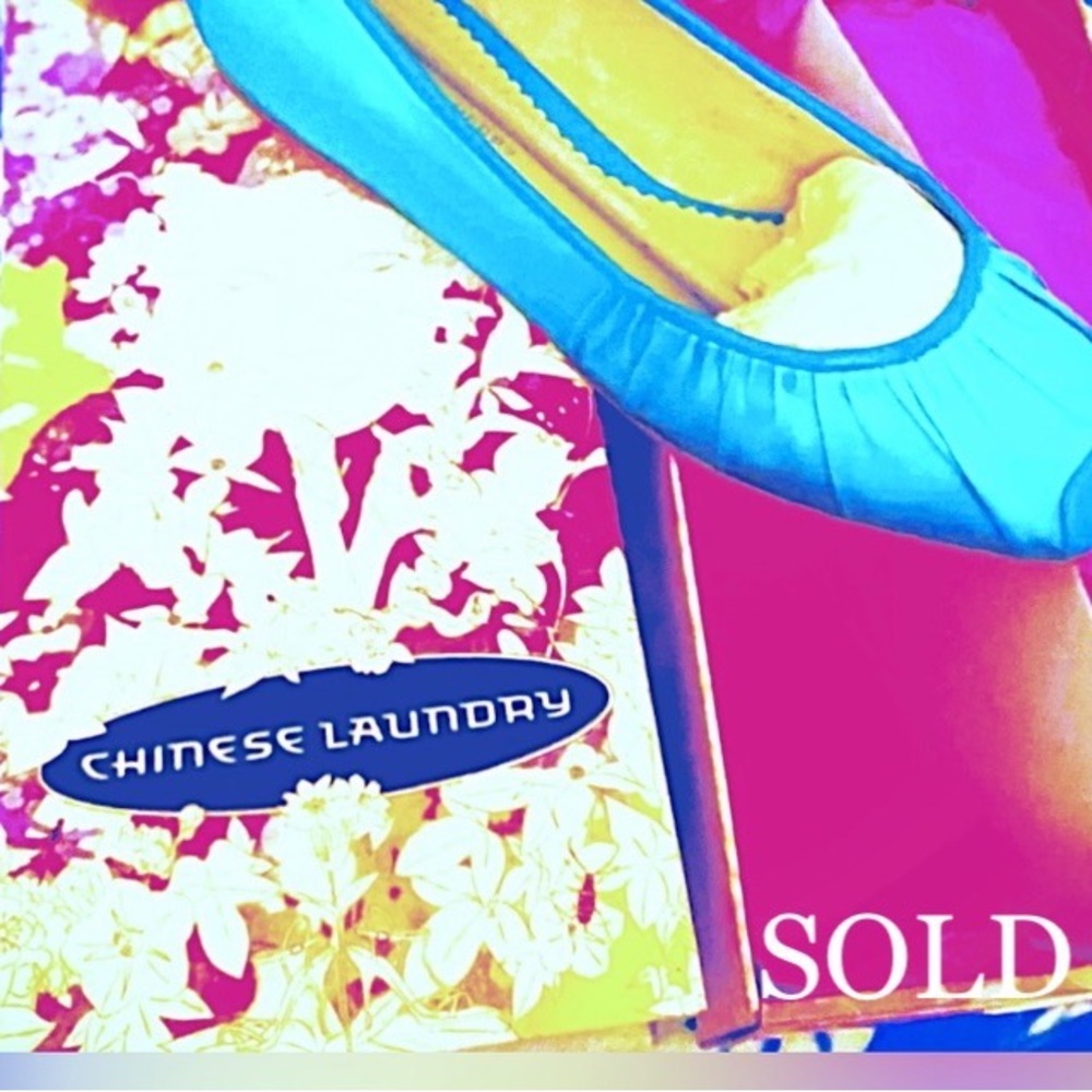 ~CHINESE LAUNDRY~ HARP SATIN FLATS